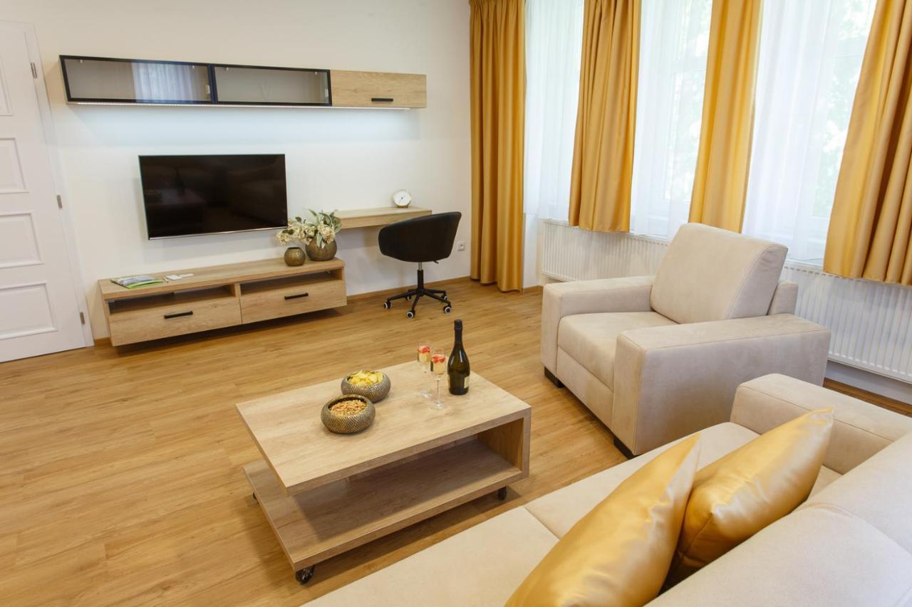 Apartments Villa Whitehouse Острава Екстер'єр фото